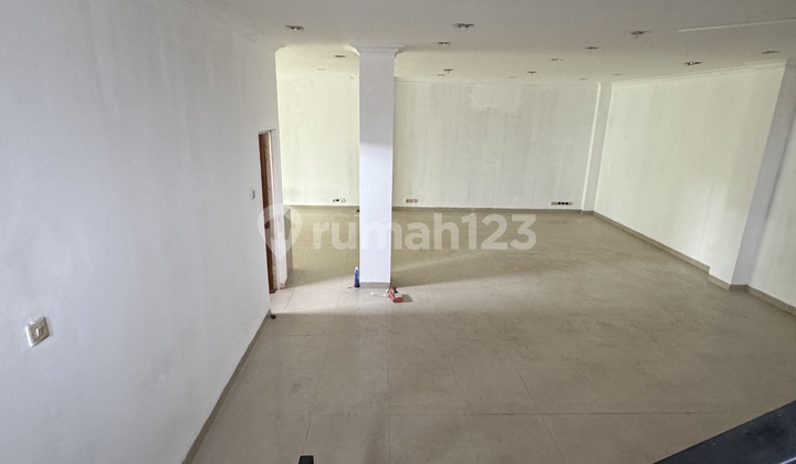 Strategic Shop House Raden Saleh Cikini Central Jakarta 4.5 Floors New Renovation Strategic Shop House Raden Saleh Cikini Central Jakarta 4.5 Floors New Renovation