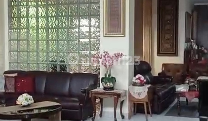 FOR SALE: READY-TO-OCCUPY, CHARMING, GREEN HOUSE IN PASAR MINGGU, SOUTH JAKARTA 2