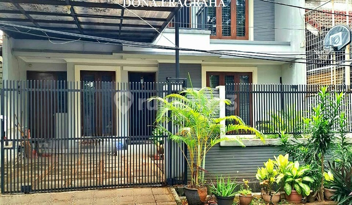 Rarely Available, Ready-to-Occupy House with Wide Road in Pondok Indah