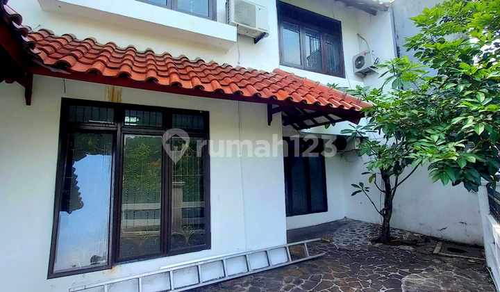 Turun Harga Rumah Lama Hitung Tanah di Komplek Puri Cinere