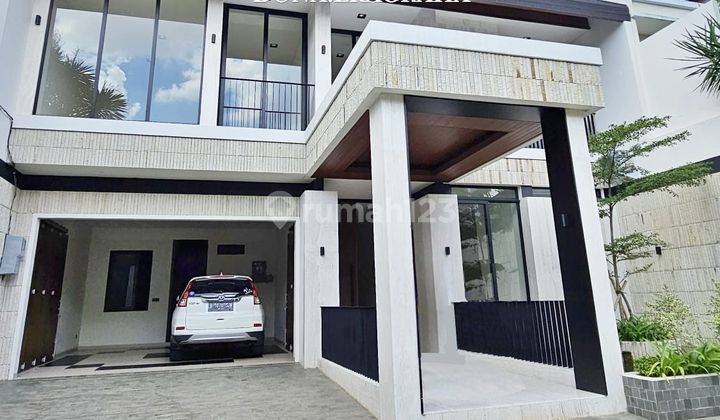 Brand New Rumah Modern Tropical Dekat Kemang Raya 2