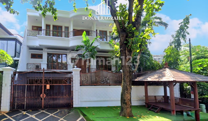 Luxurious Move-In Ready House Near Pondok Indah Golf Course, South Jakarta