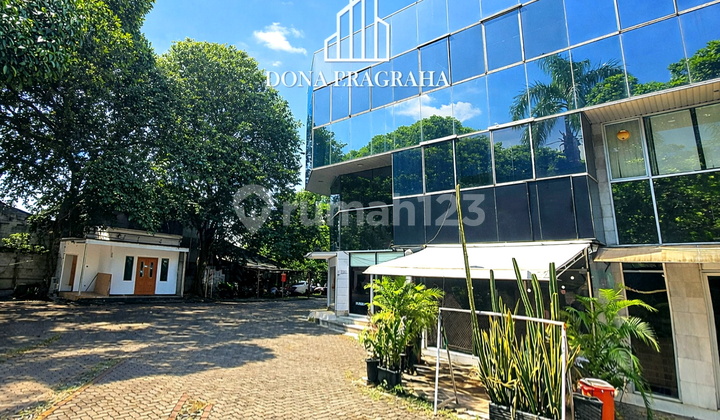 Ruko Gandeng Strategis Hook Parkir Luas di Bona, Lebak Bulus