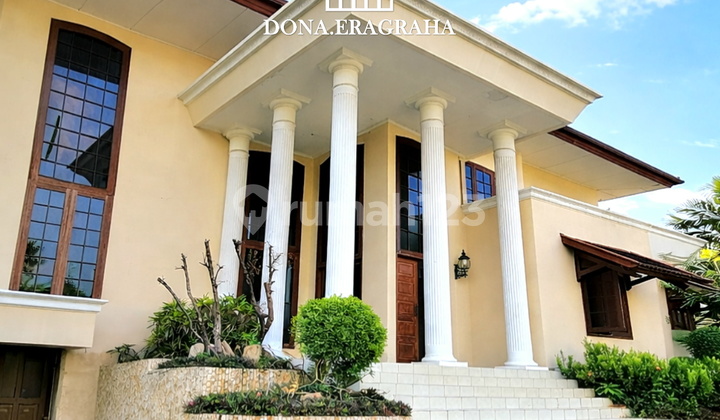 Rarely Are There Luxurious Houses on the Pondok Indah Golf Hill, South Jakarta