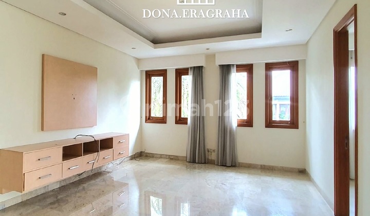 Rumah Megah Dekat Jis Dalam Komplek One Gate di Pondok Indah 2