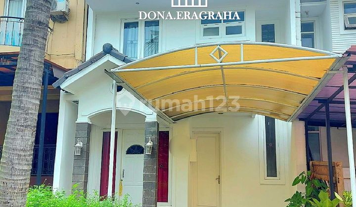 Beautiful Townhouse in Cluster 5 Minutes to Fatmawati MRT Beautiful Townhouse in Cluster 5 Minutes to Fatmawati MRT