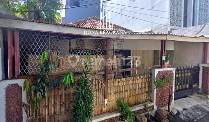 Rumah Lama di Tulodong Bawah Cocok Kost Selangkah ke Senopati Rumah Lama di Tulodong Bawah Cocok Kost Selangkah ke Senopati