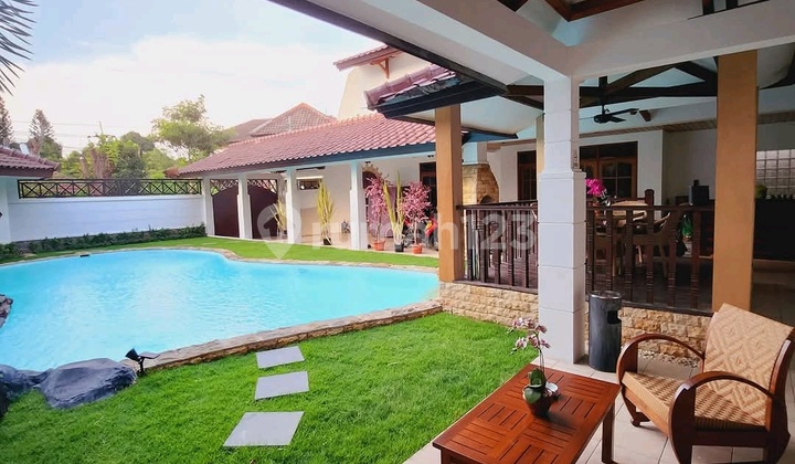 nice house with swimming pool in Taman Pradah Indah, West Surabaya