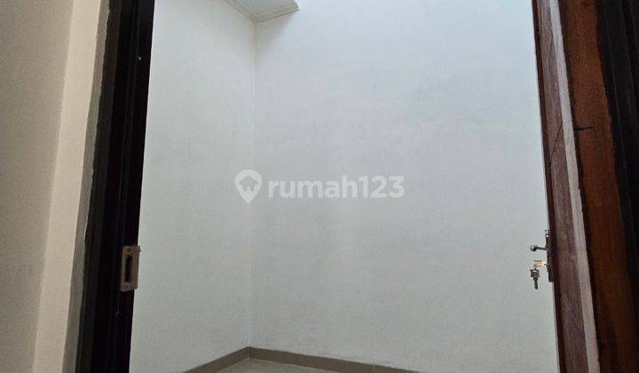 Dijual Murah  Rumah Di Jl Cikaret Cibinong  2