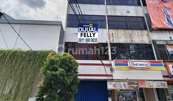 Quick Sale, Mango Street Shop, Opposite ********, Spacious Parking, Strategic Location