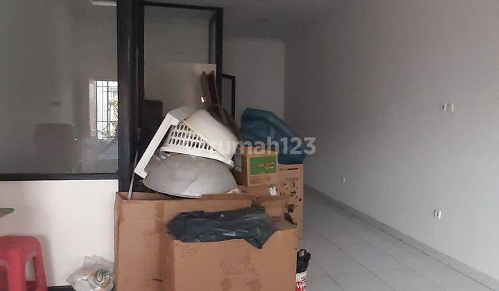 Rumah 3 lantai kondisi siap pakai  2