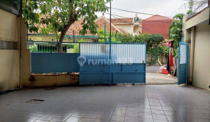 Disewakan rumah 2 lantai area jl.Kartini- Jkt  Pusat,  cocok utk kantor online , tempat tinggal 2