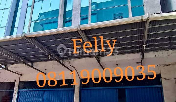 Quick Sale: 4-Story Shophouse with Rooftop, Ready to Use, Strategic Location 2