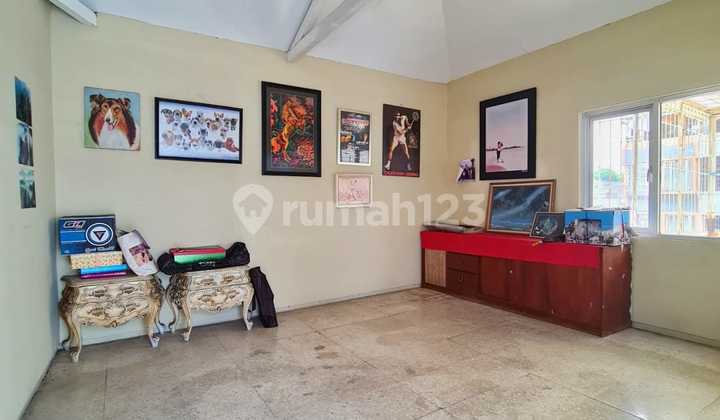 Ready-to-Occupy House, Strategic Location, Taman Sari, West Jakarta