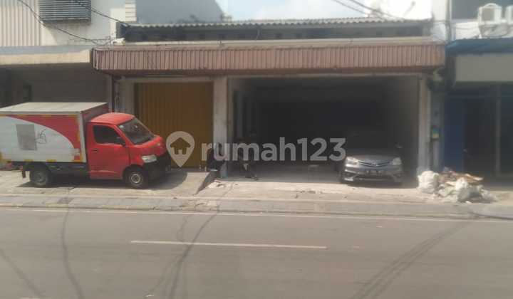 For Rent: 1.5-Story Row House, Clove Area, Old Town, West Jakarta 2