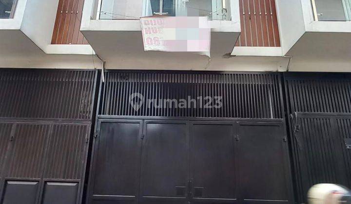 Dijual rmh di Jln Industri 1