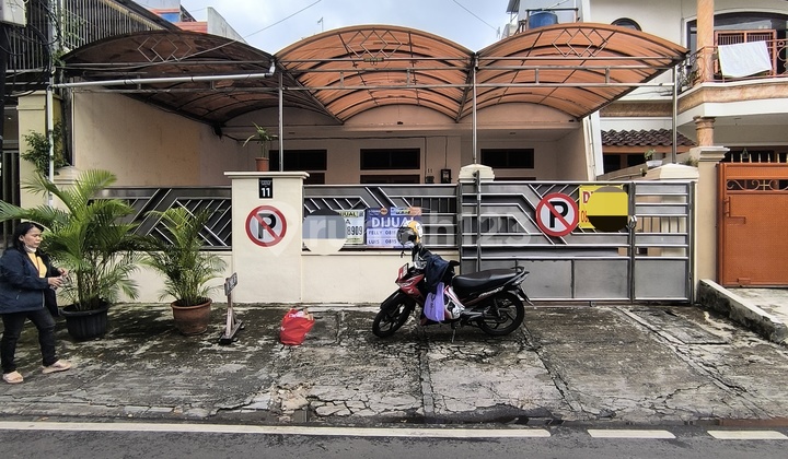 Dijual Rumah Dwiwarna