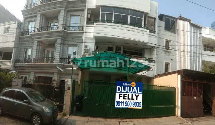 House For Sale. Ready to Occupy. 4 Floors. Strategic Location. Taman Sari. House For Sale. Ready to Occupy. 4 Floors. Strategic Location. Taman Sari.