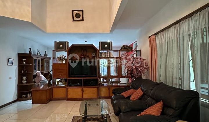 House in Villa Duta, Sipatahunan, 2 Floors, Good Certificate (SHM), Negotiable. 2