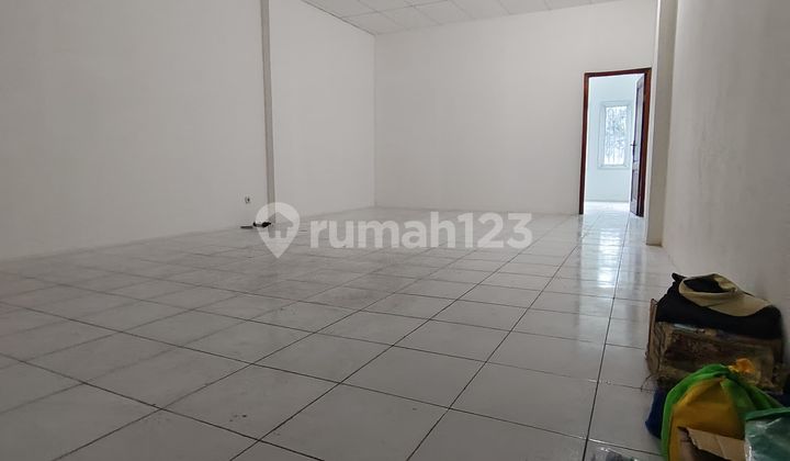 Cheap Shop House in the Center of Bogor City Near Station, Negotiable Price, Good Condition, Ready to Occupy. Cheap Shop House in the Center of Bogor City Near Station, Negotiable Price, Good Condition, Ready to Occupy.