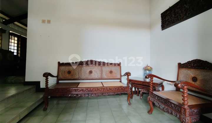 House Near Pakuan Campus, Negotiable, Large Land, Bustling Area.