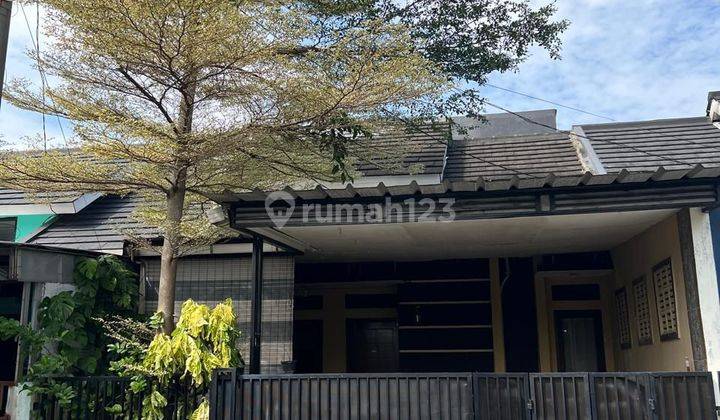 Rumah Cluster One Gate Di Tanah Sareal, Dekat Jalan Baru / Sholeh Iskandar Tengah Kota Akses Tol 1