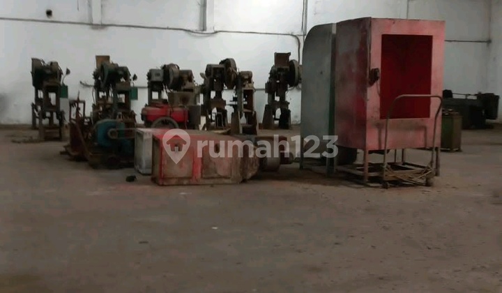 Warehouse in Rungkut Industrial Estate For Quick and Cheap Sale