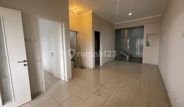 Rumah Alam Galaxy Bagus 1,5 Lantai Dekat Citraland , Graha Natura , Pakuwon Indah 2