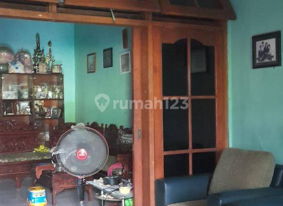 Rumah Dukuh Kupang Barat 2 Lantai Sederhana Terawat  2