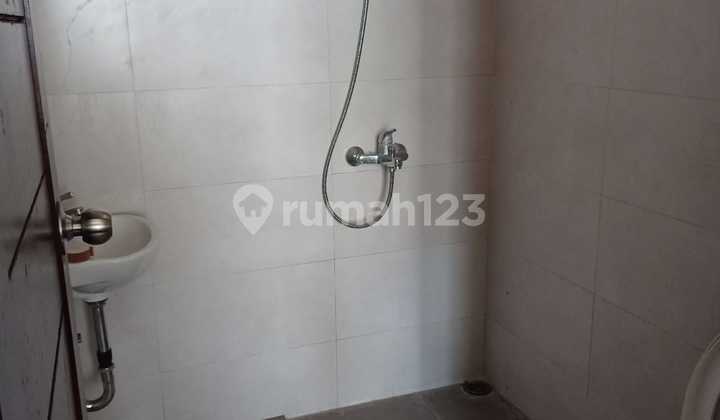 2 Lantai Rumah Darmo Permai Selatan di Surabaya Barat 2