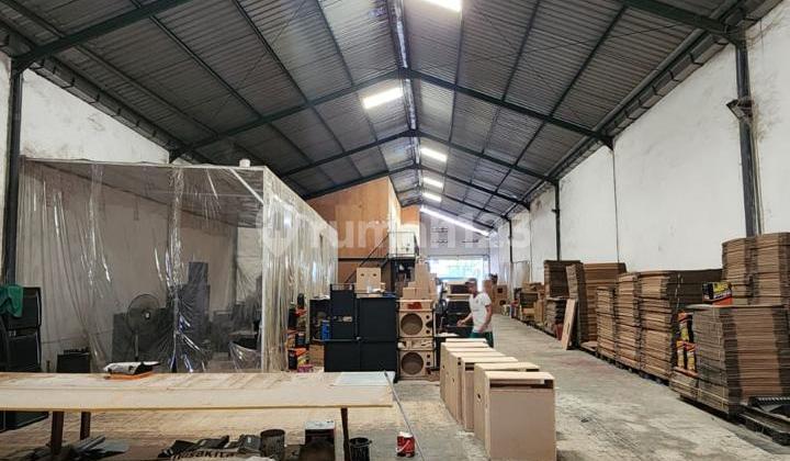 Petiken Driyorejo Warehouse has SHM and complete IMB.