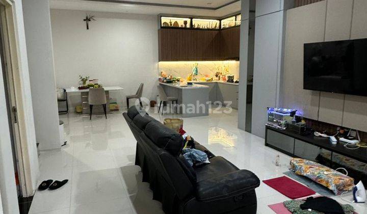 Siap Huni Rumah Woodland Citraland, Surabaya Barat 1