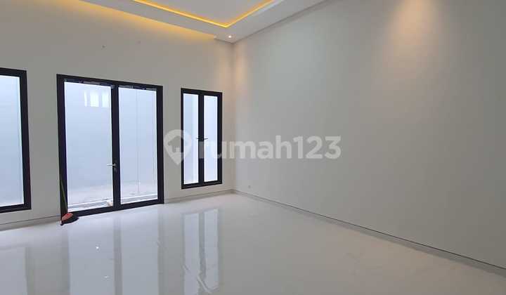 Baru Minimalis Rumah Fullerton Citraland Utama Bangunan 2.5 Lantai