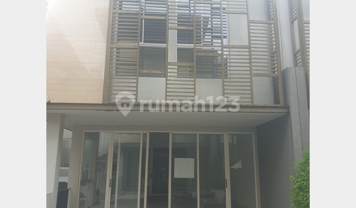 Notre Dame Garden Suite Tour, Bukit Mas, 3-Storey Building