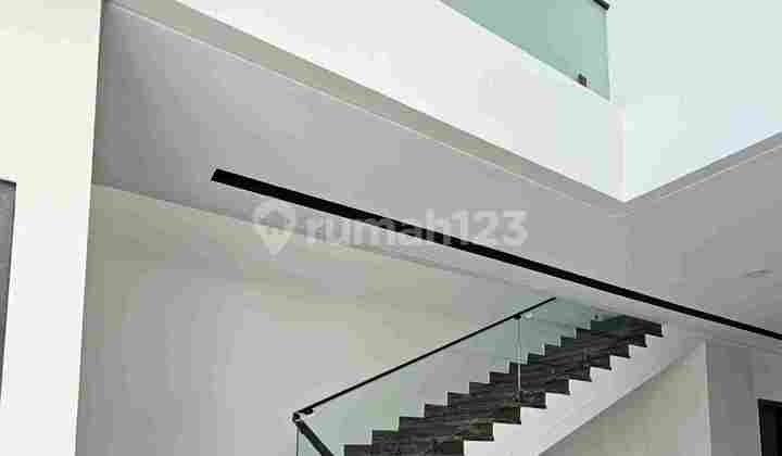 Rumah Baru Modern Minimalis Kupang Baru 2