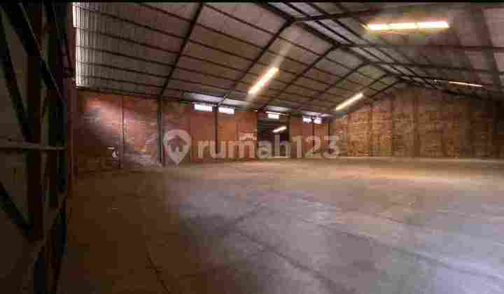 Gudang Area Mojokerto Nol Jalan Raya