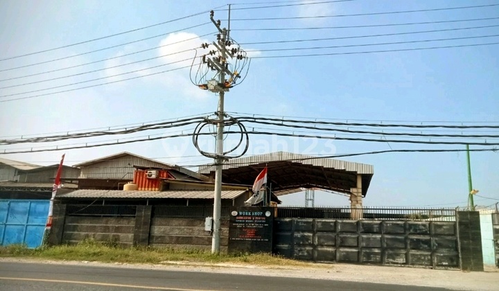 Land Plus Building Manyar Gresik