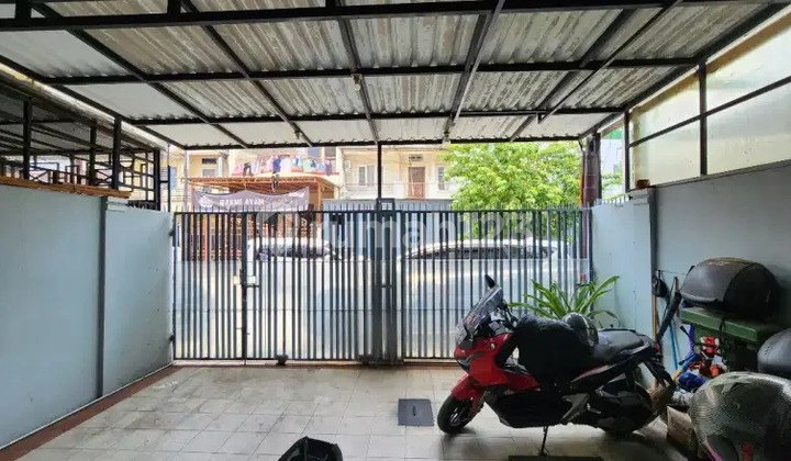 Dijual Rumah 2 Lantai Taman Palem Lestari Bagus Siap Huni 