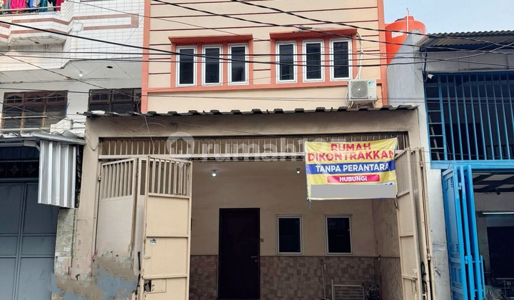 For Rent 3-Story House on Tambora Road, Jembatan Lima For Rent 3-Story House on Tambora Road, Jembatan Lima