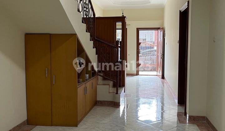 Jual Rumah Sangat Rapi Taman Surya 3 