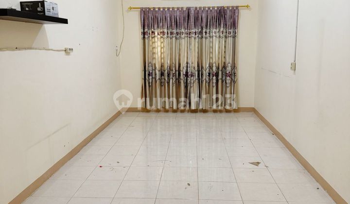 For Rent 3-Story House on Tambora Road, Jembatan Lima For Rent 3-Story House on Tambora Road, Jembatan Lima