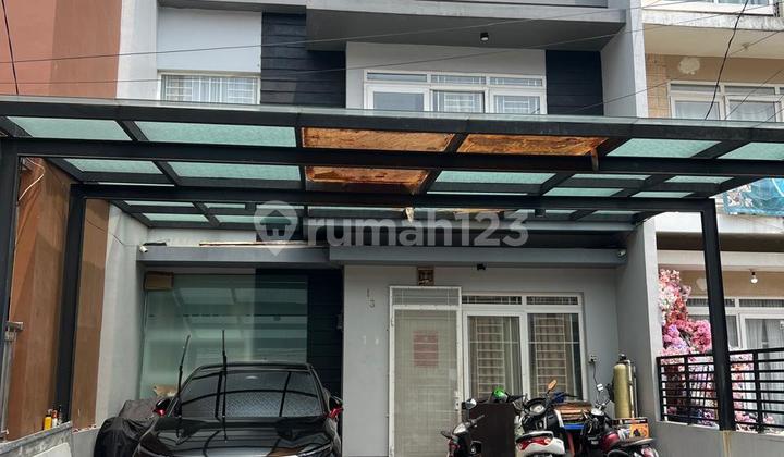 Park Residences Siap Huni 3 Lantai Jakarta Barat