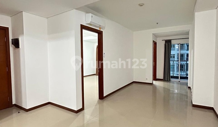 Green Bay Pluit Condominium 2 Bedrooms Unfurnished Includes AC Free Curtains!