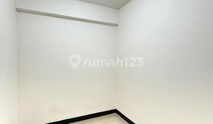 Green Bay Pluit Apartment 2 BR Unfurnished Freshly Repainted! 2