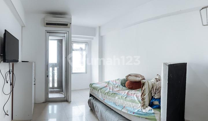 Green Bay Pluit Studio Apartment Furnished Simple Minimalist 2