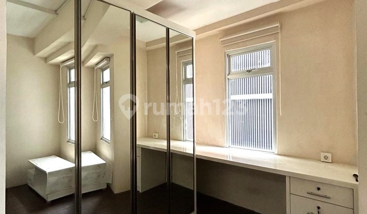 Green Bay Pluit Apartment 2 BR Renovated 1 Large BR Fully Furnished! 2