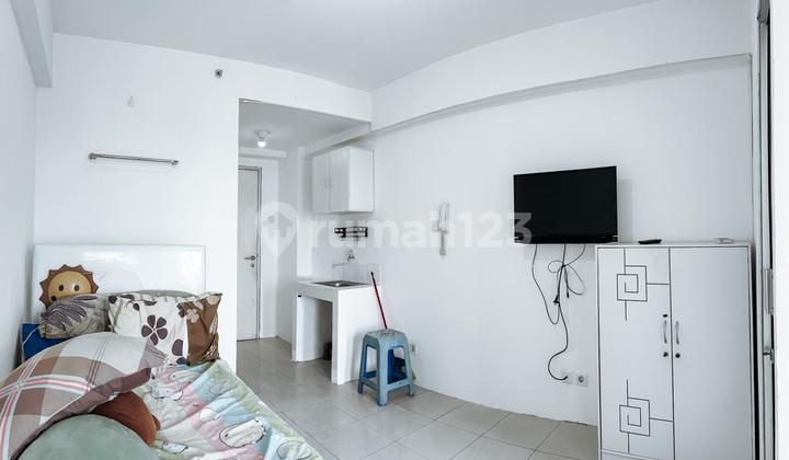Green Bay Pluit Studio Apartment Furnished Simple Minimalist 1