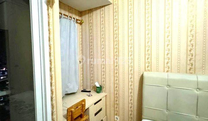 dapur unit studio full furnished apartemen