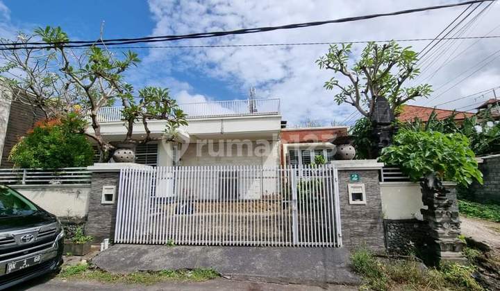 Dijual Rumah Hoek Selangkah ke Living World Mall Denpasar Bali