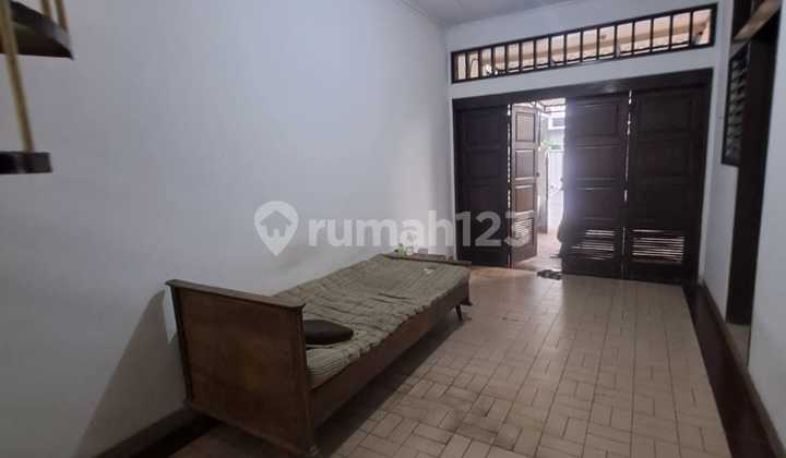 For Rent House in Pondok Indah Area, Wide Road and Close to School 2
